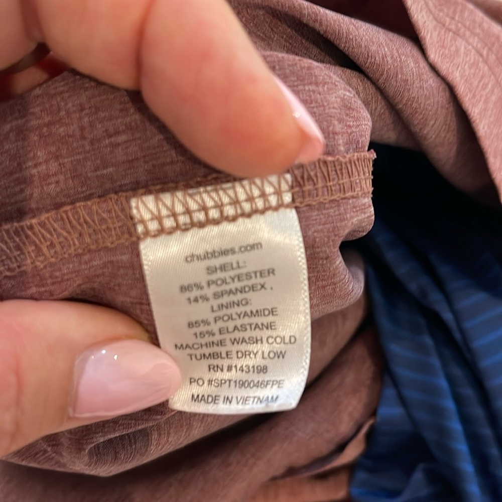 Chubbies like new deep red mens swimsuit with liner